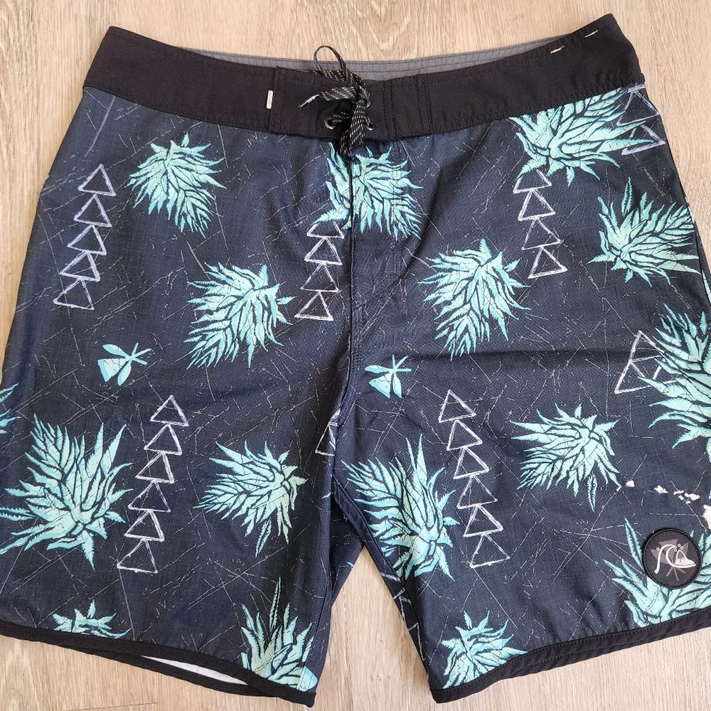Quicksilver Surf Boardshorts Size 34